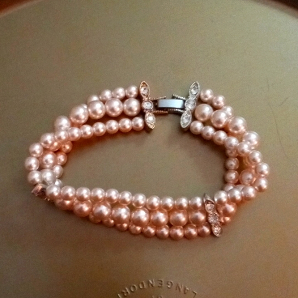 Pink pearl bracelet